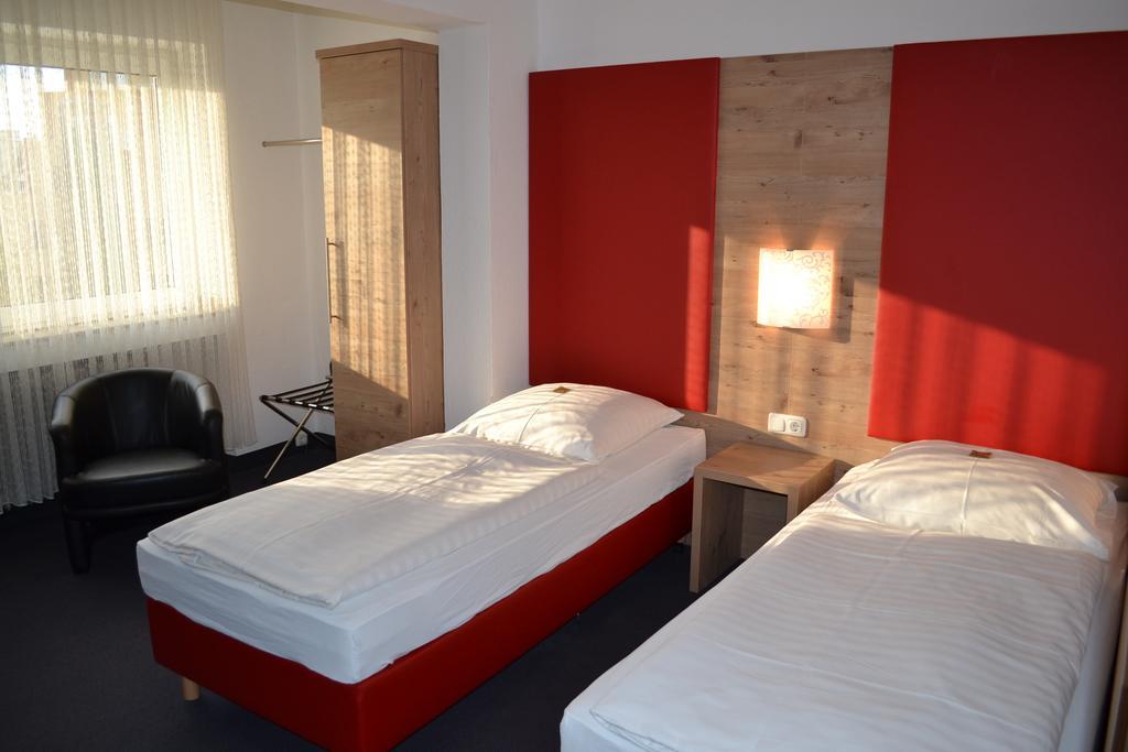 Hotel Minerva Garni Дюселдорф Екстериор снимка