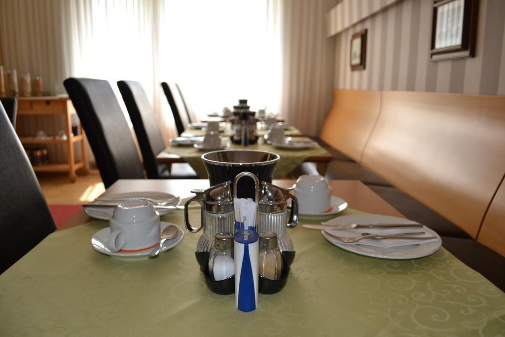 Hotel Minerva Garni Дюселдорф Екстериор снимка