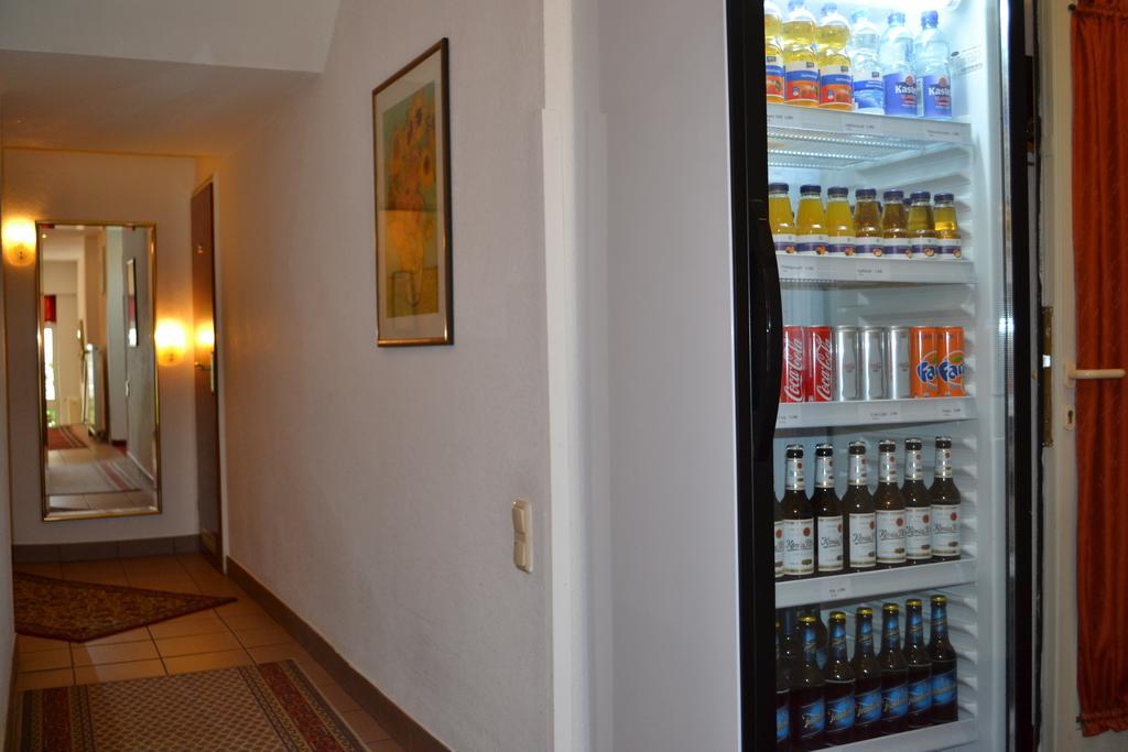 Hotel Minerva Garni Дюселдорф Екстериор снимка