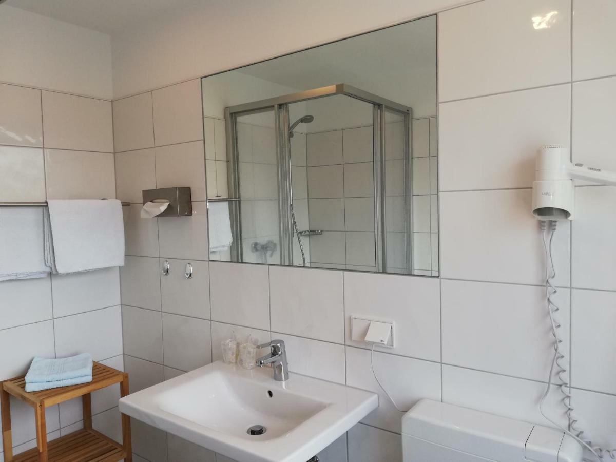 Hotel Minerva Garni Дюселдорф Екстериор снимка